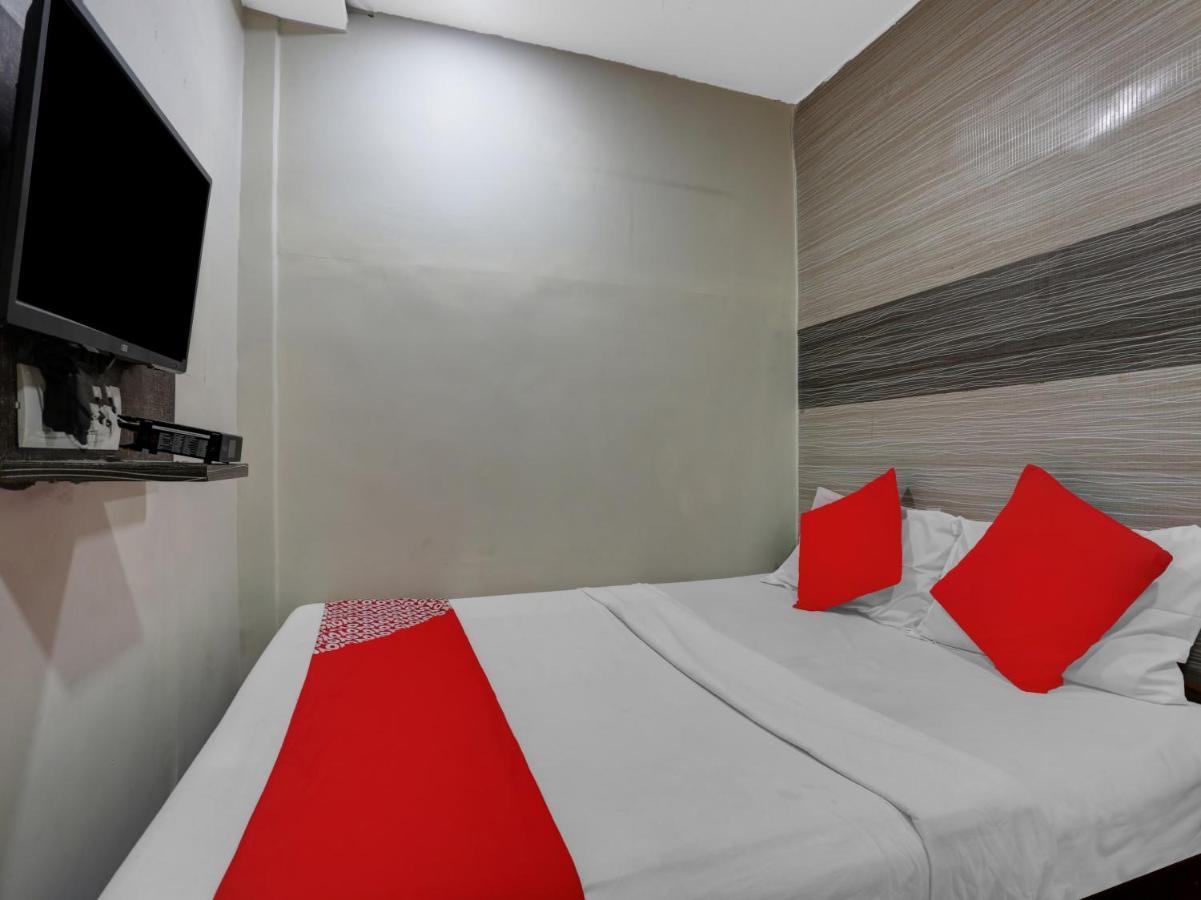 Oyo 84398 Maroshi Residency Mumbai Exterior foto